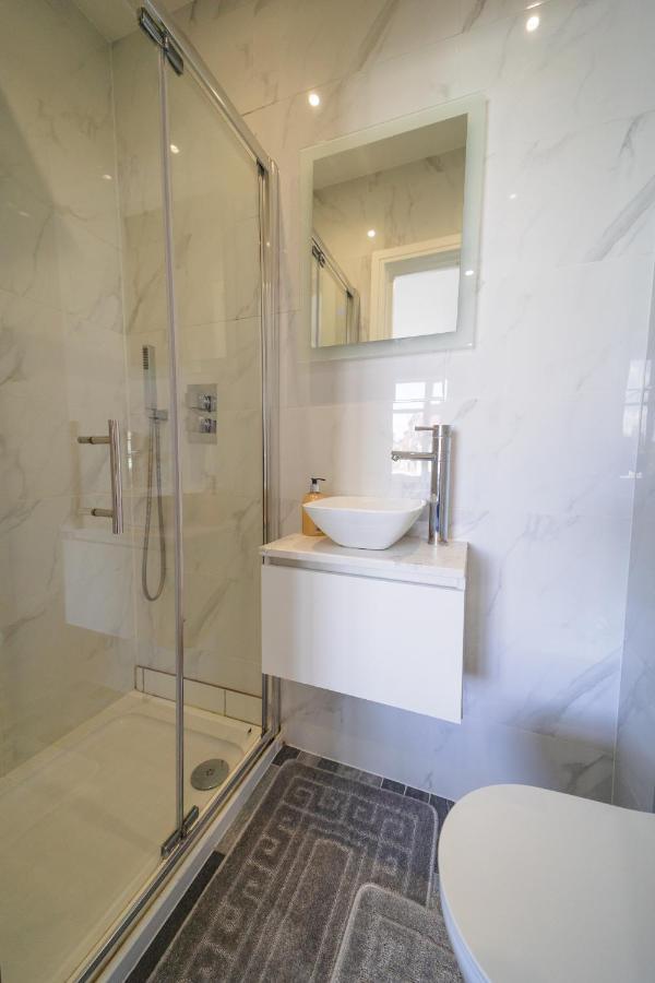 Star London Bell Lane 3-Bed Haven Apartment Hendon Exterior foto